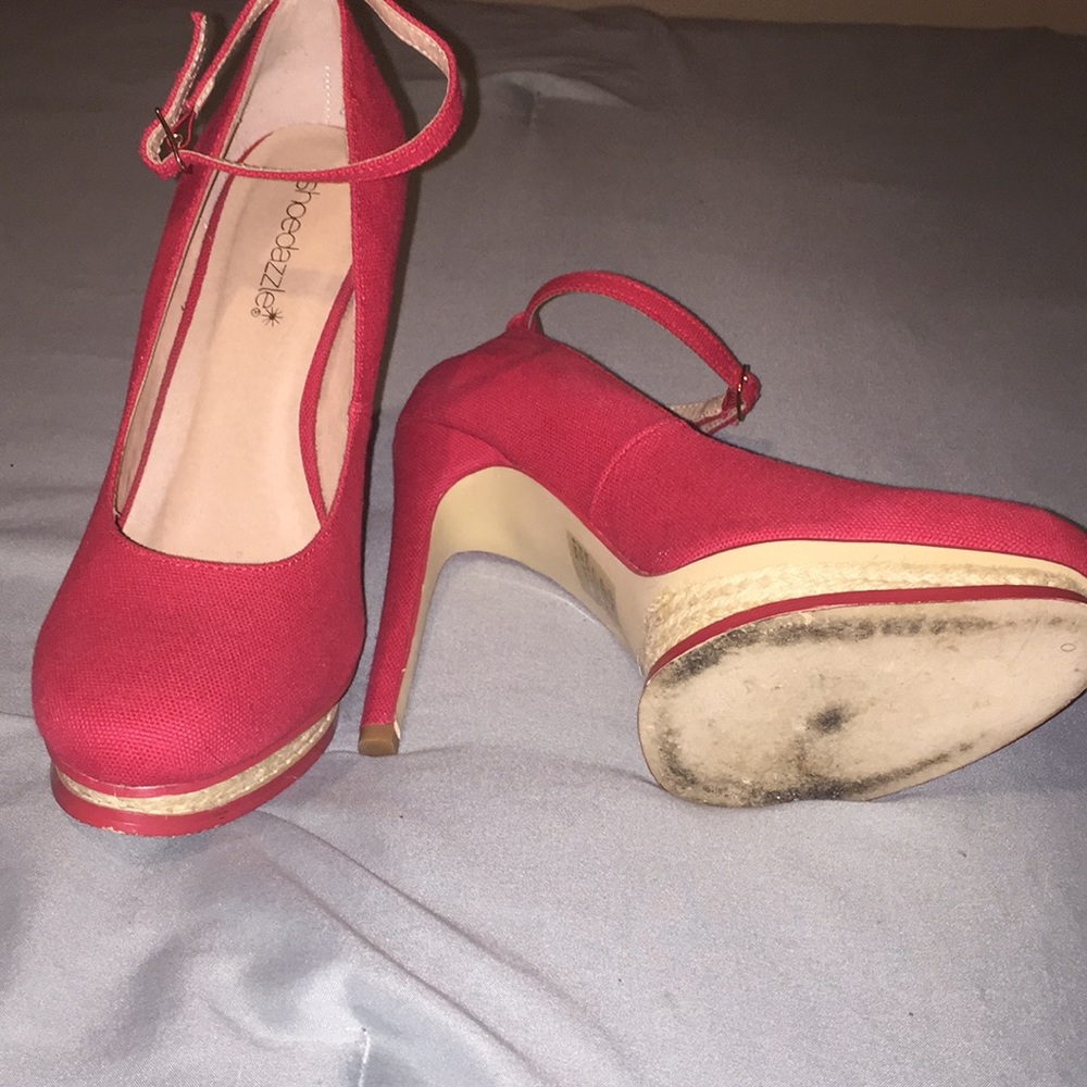 Red heels - Picture 3 of 8